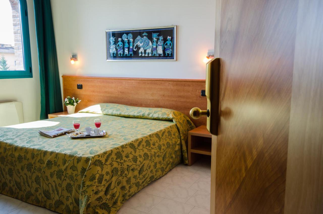 Hotel Luna Blu Casumaro Екстериор снимка